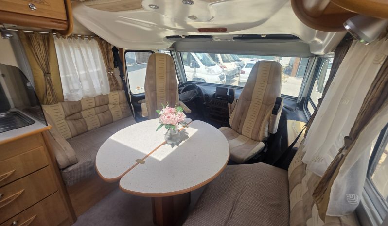 Mercedes LeVoyageur lleno
