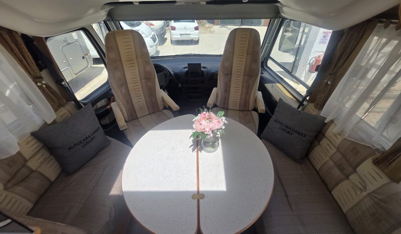 Mercedes LeVoyageur lleno